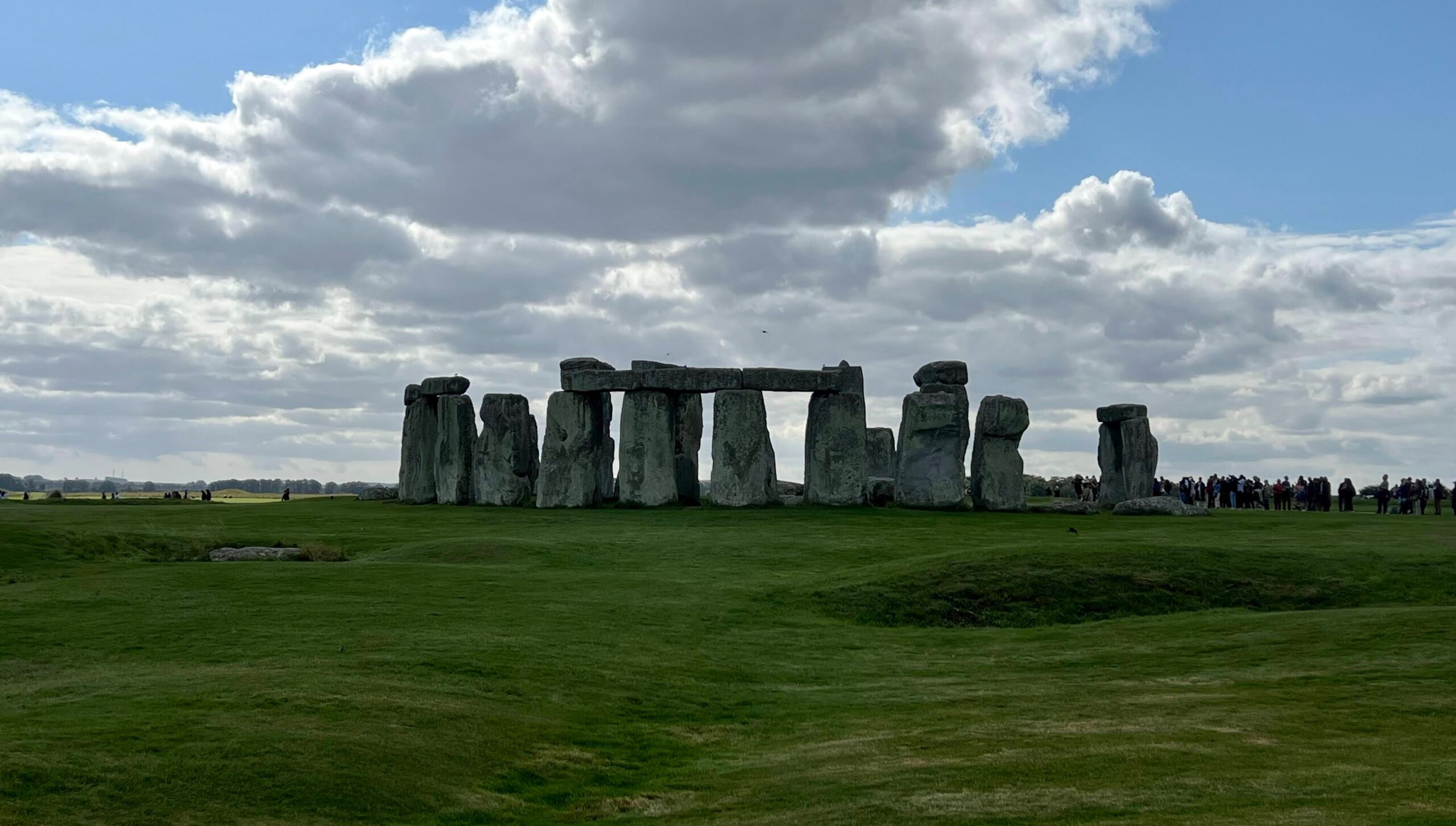 Stonehenge vs Avebury